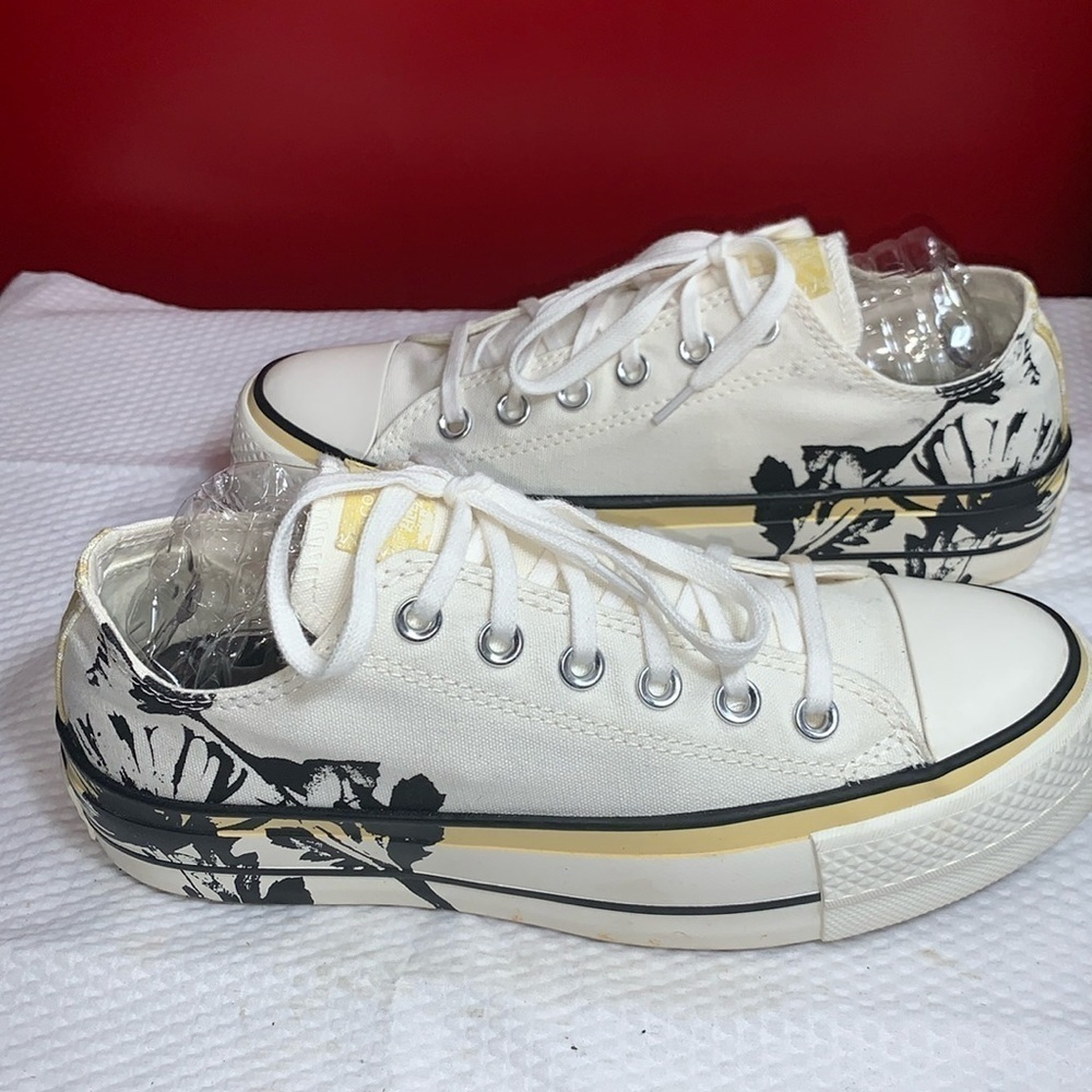 CONVERSE PLATFORM SNEAKERS 
1BD25​​​​​​​​​​​​​